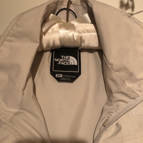 North face Rain coat - Picture 7 of 8